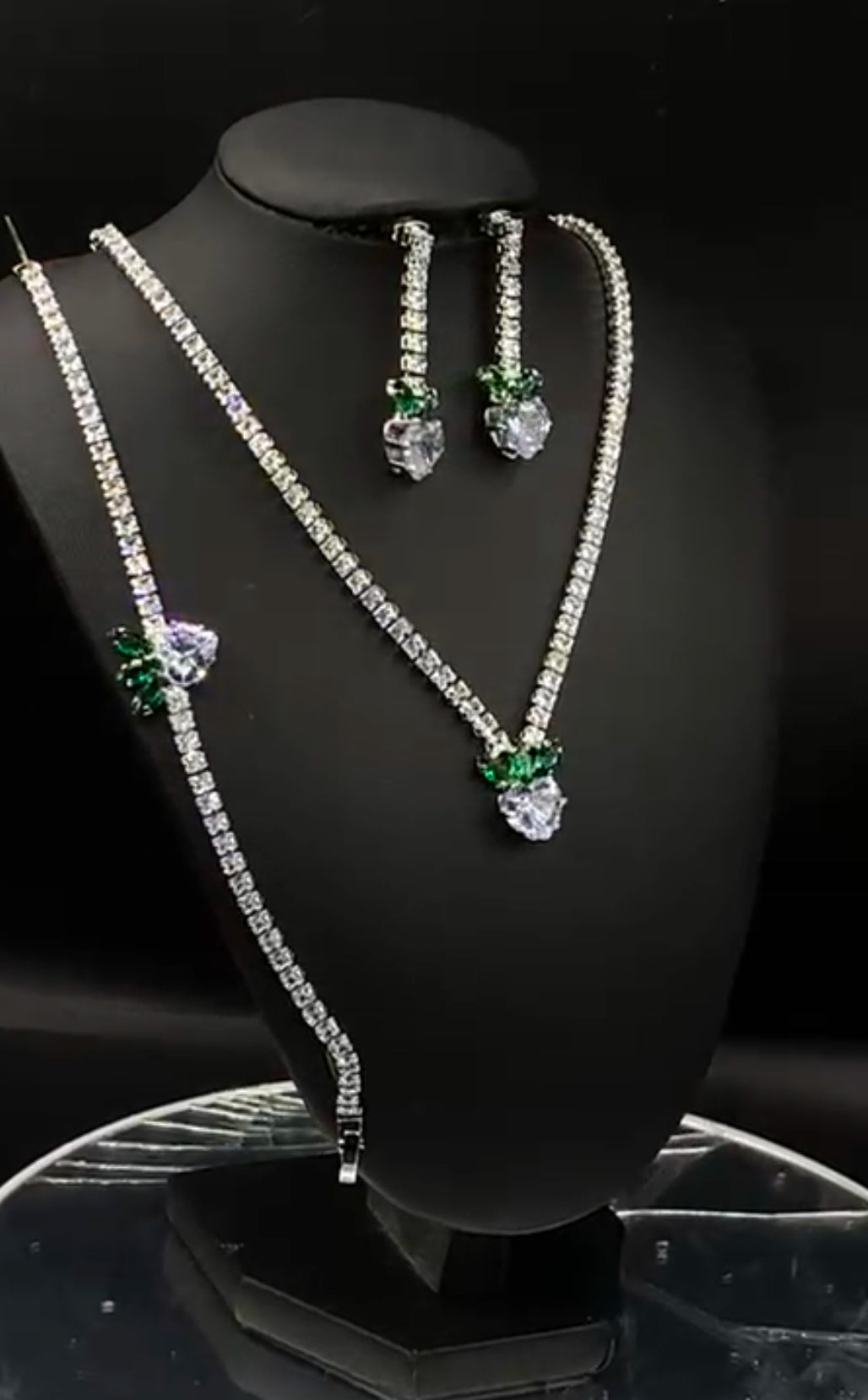 luxury neckpiece ,bracelet and earring set
