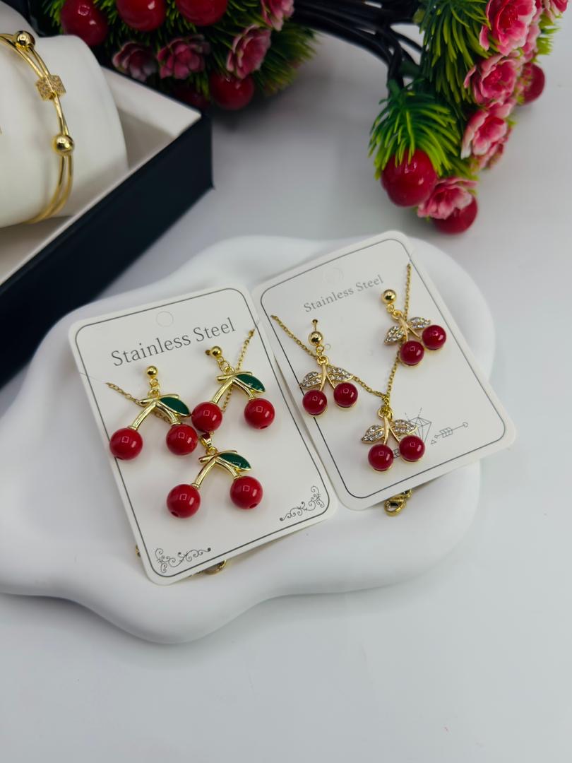 berry inspired Necklace and earring set