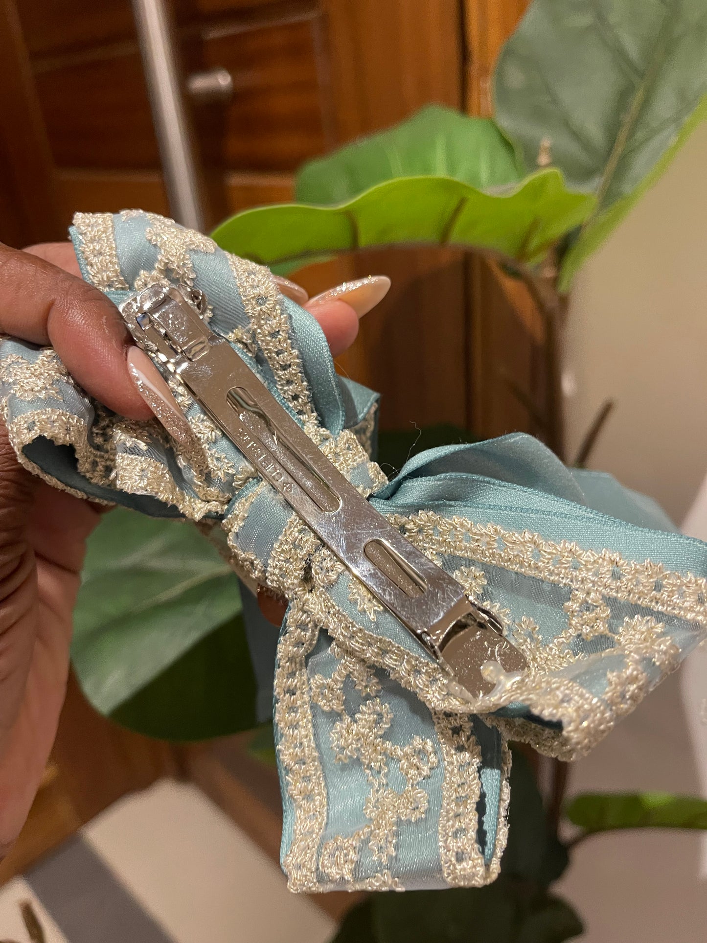 Lacey hair clip