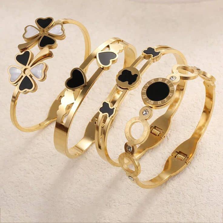 Non Tarnish Bangle with Black details