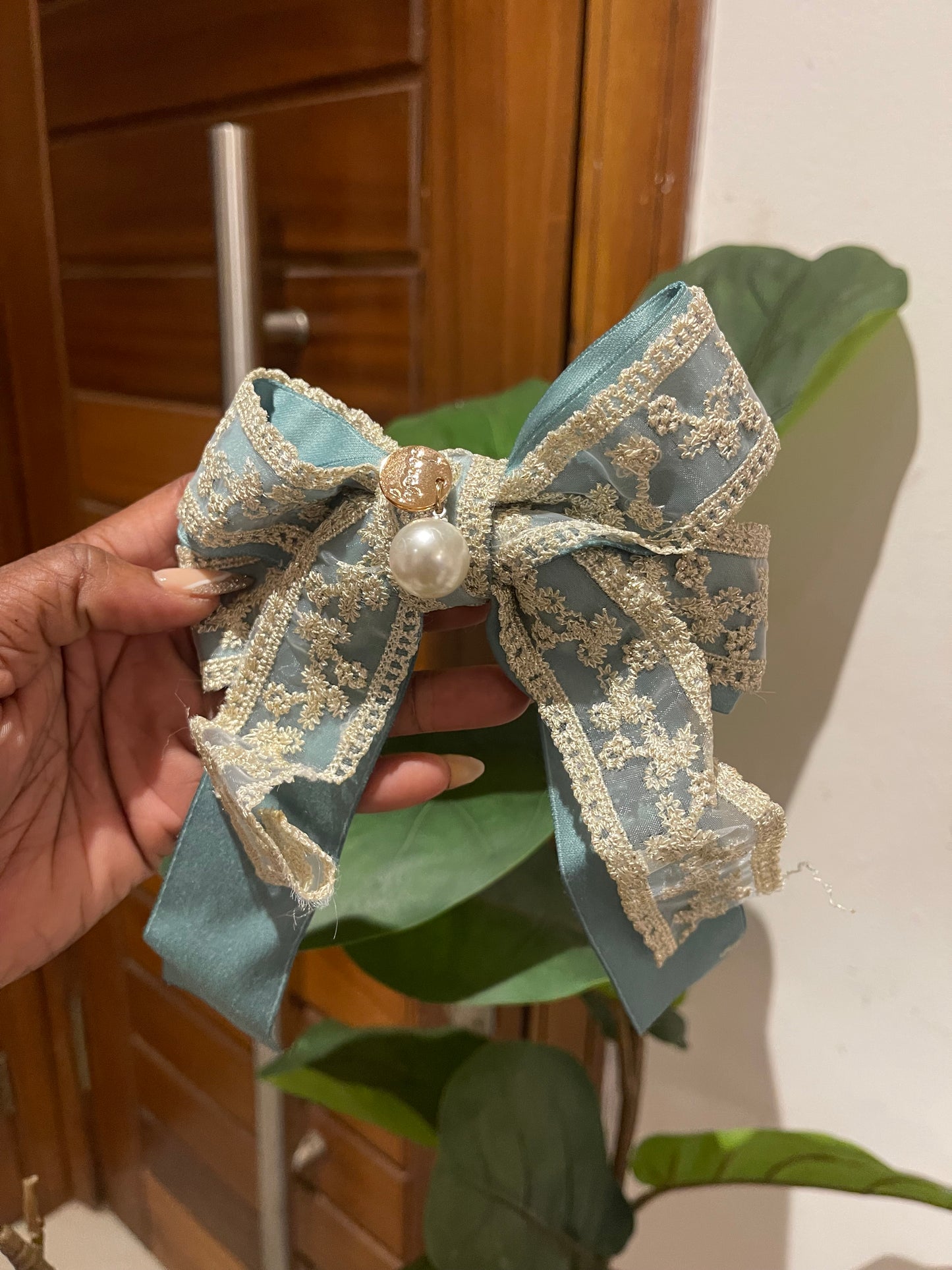 Lacey hair clip