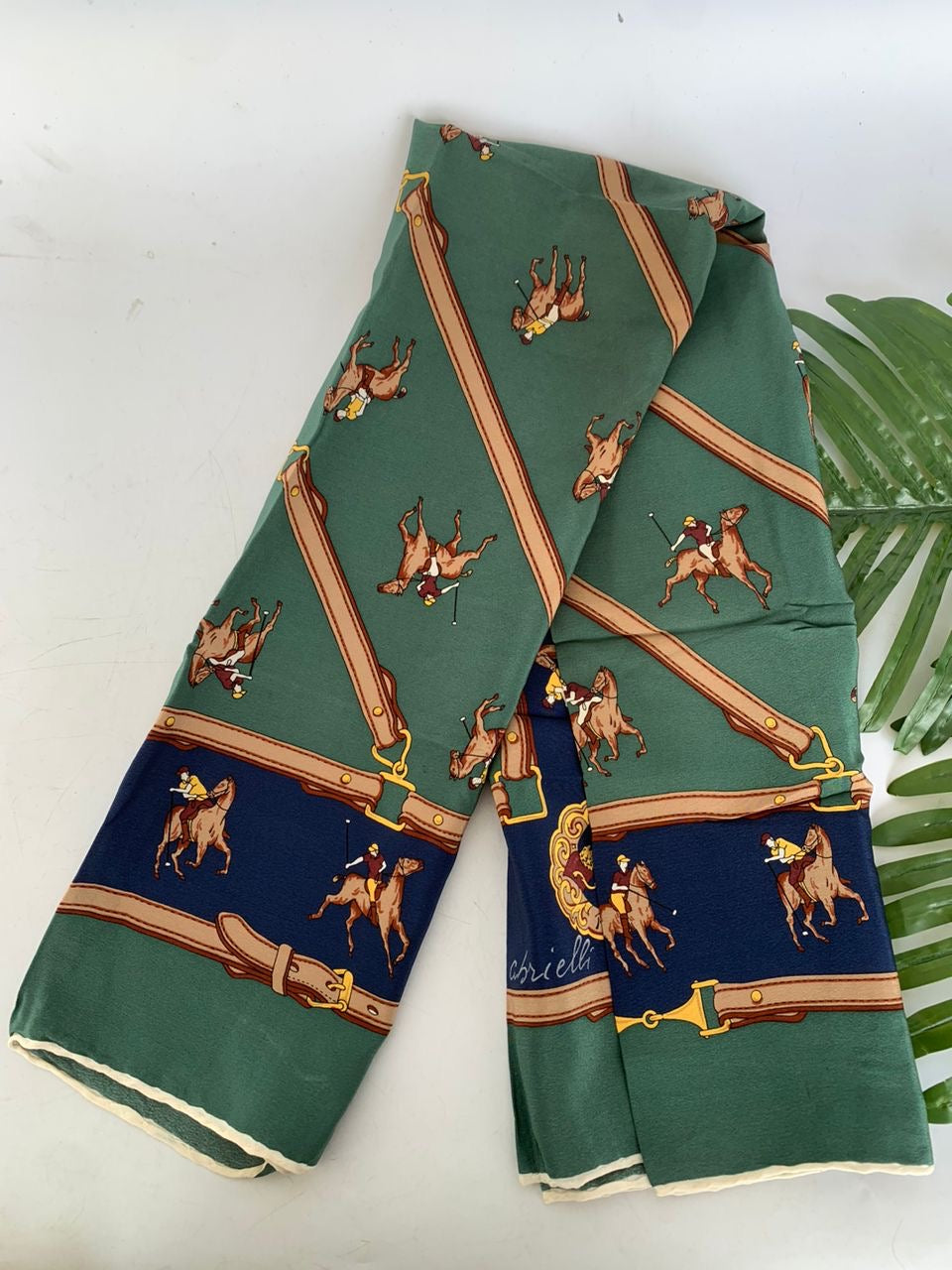 parisian detailed scarf