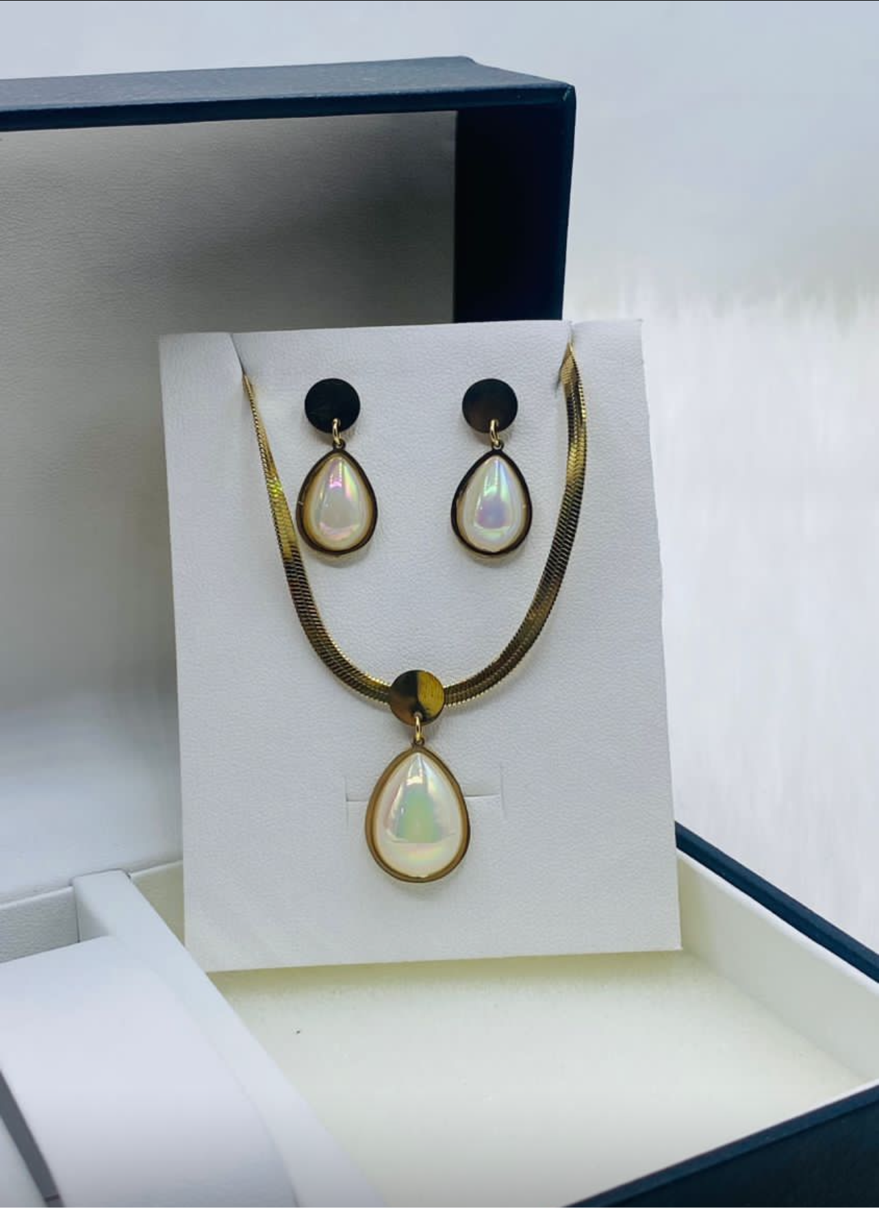 Fancy necklace and earring set