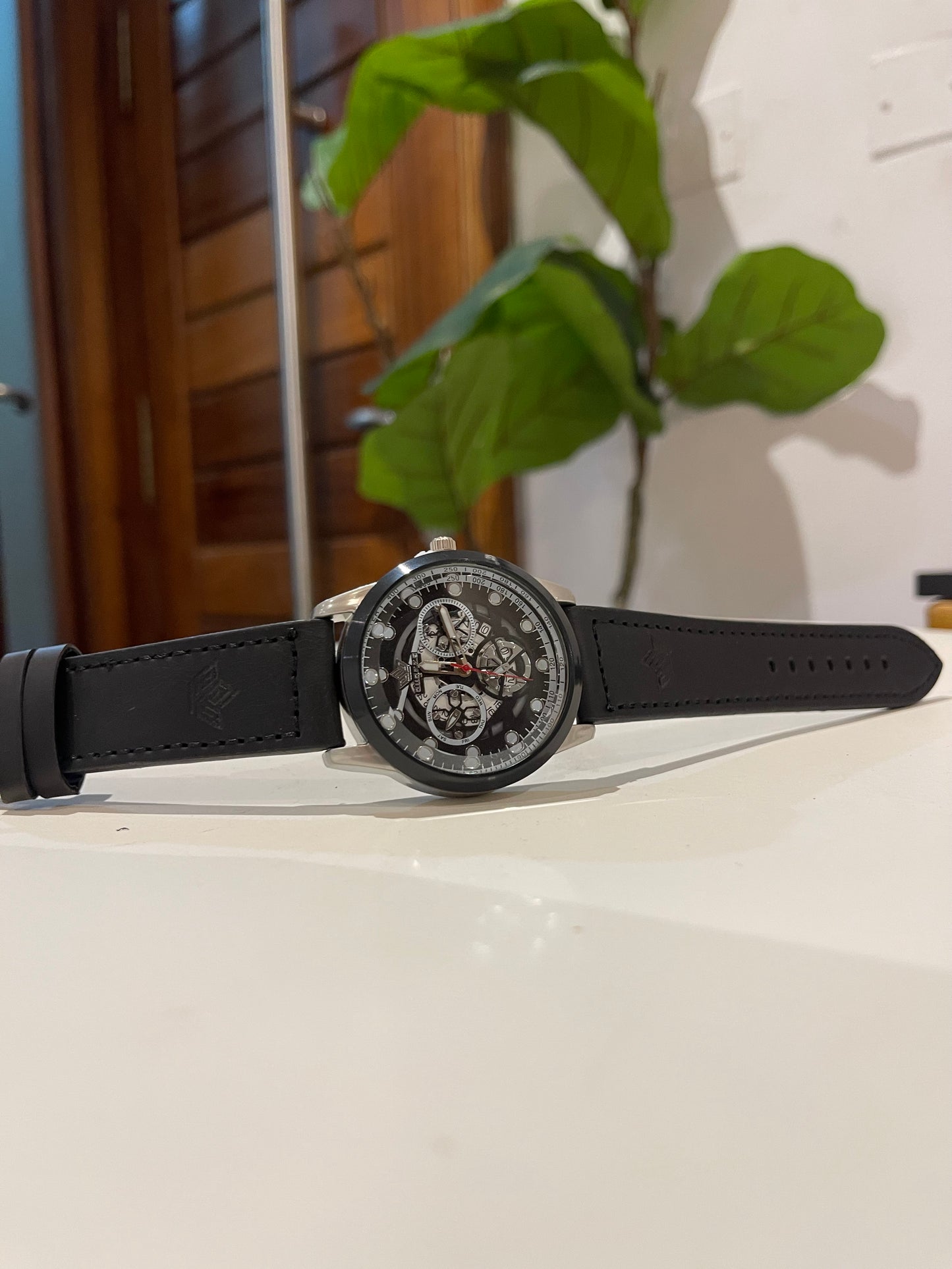 Leather Unisex Wristwatch