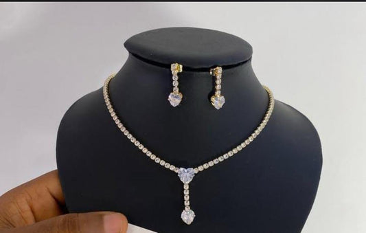 Detailed necklace set