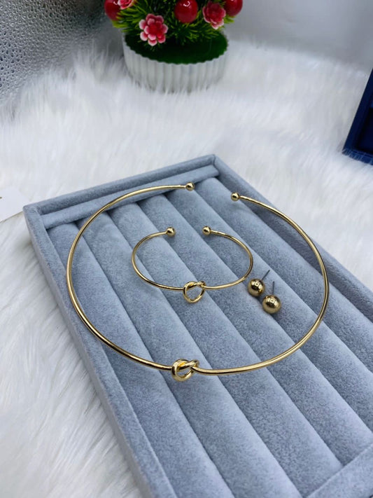 Non Tarnish neckpiece with bangle and earring