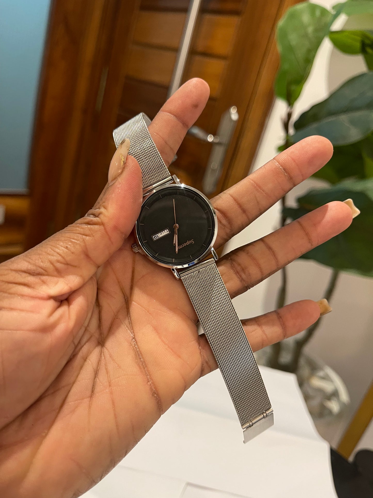 Silver mesh detailed wristwatch