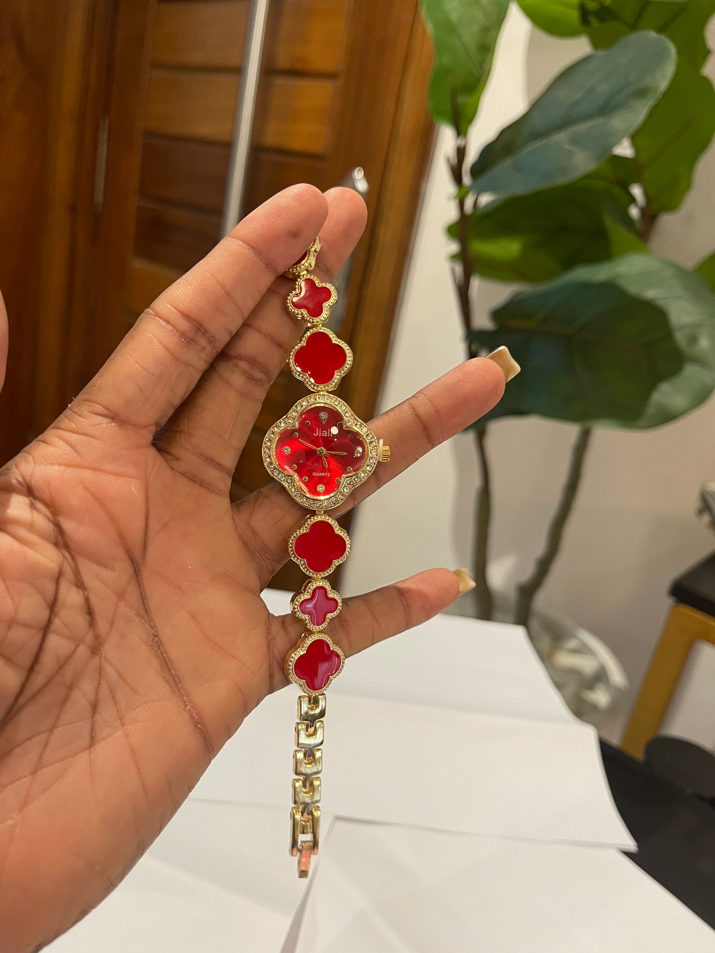 Red impression wristwatch