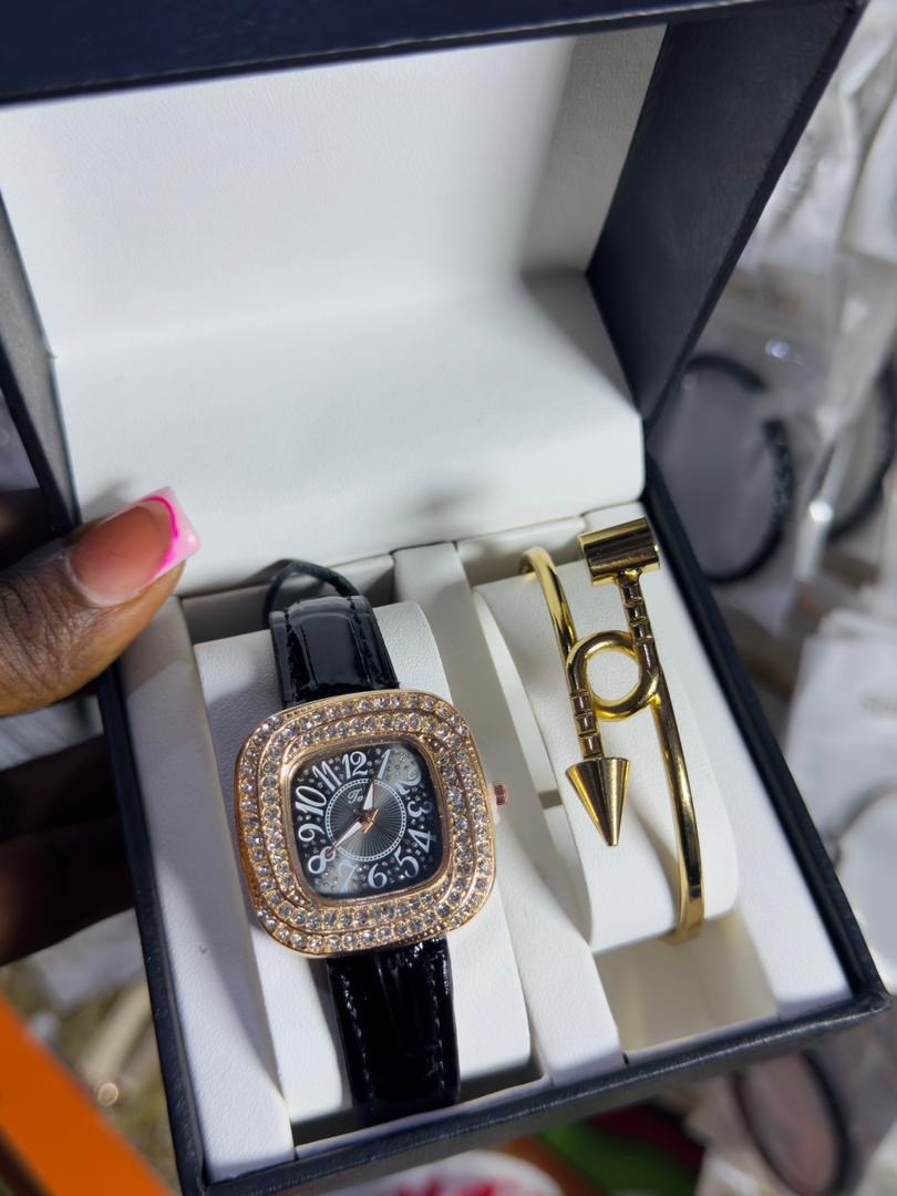 Wristwatch with bracelet