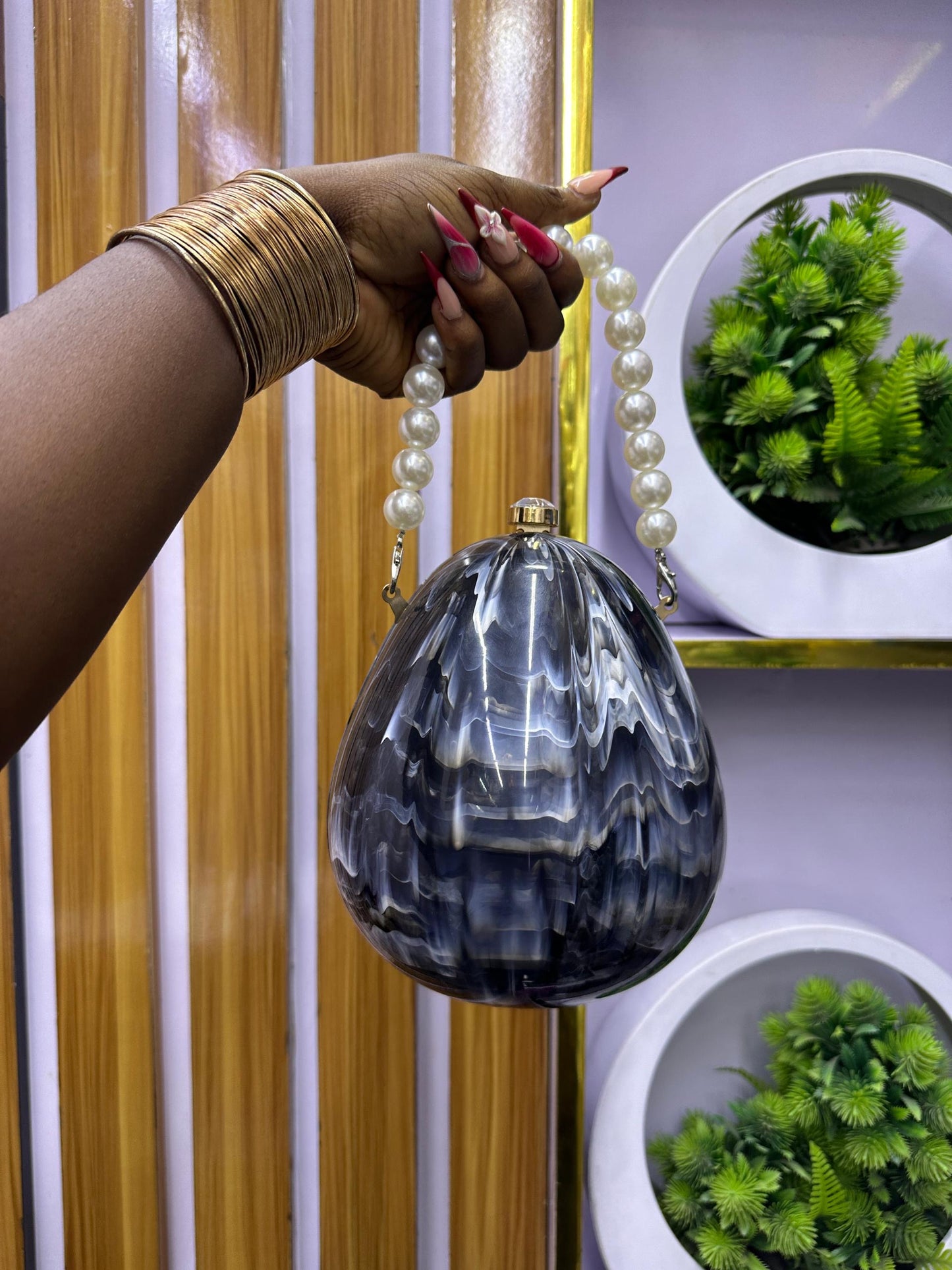 Black Detailed purse with pearl Accent