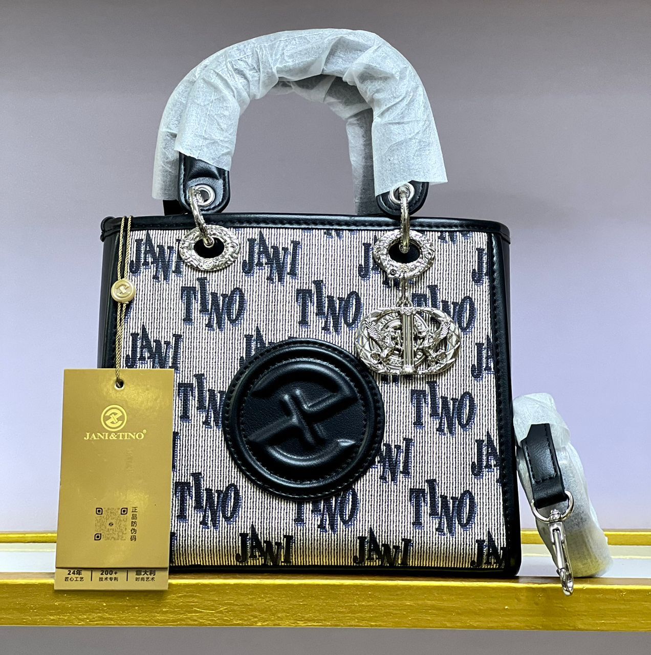 Detailed monogrammed Structured handbag (Copy)
