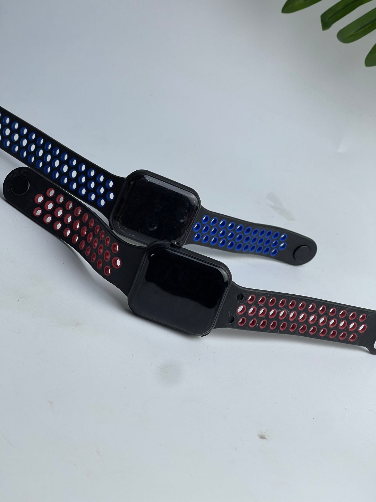 Digital wristwatch