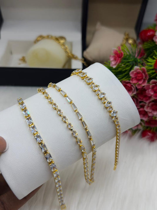 Gold Detailed bracelet