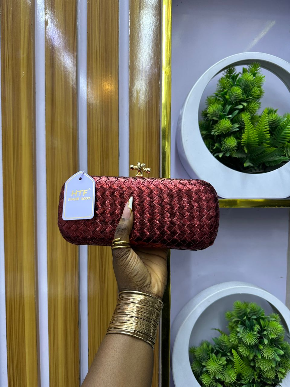 Maroon detailed woven purse