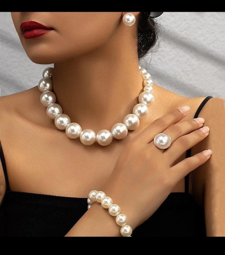 Pearl Necklace Set