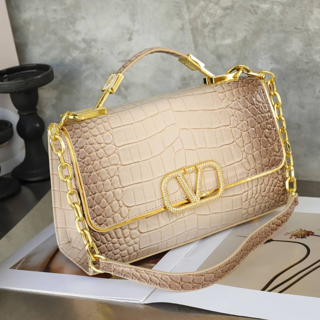 Detailed midi bag