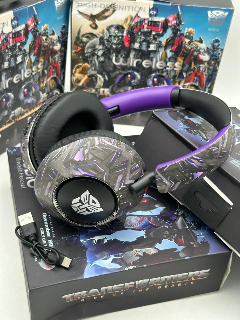 Strong detailed headphones