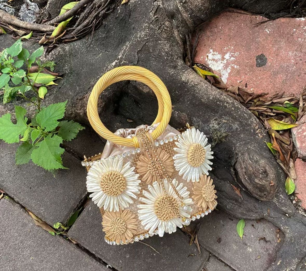 Floral detailed bag