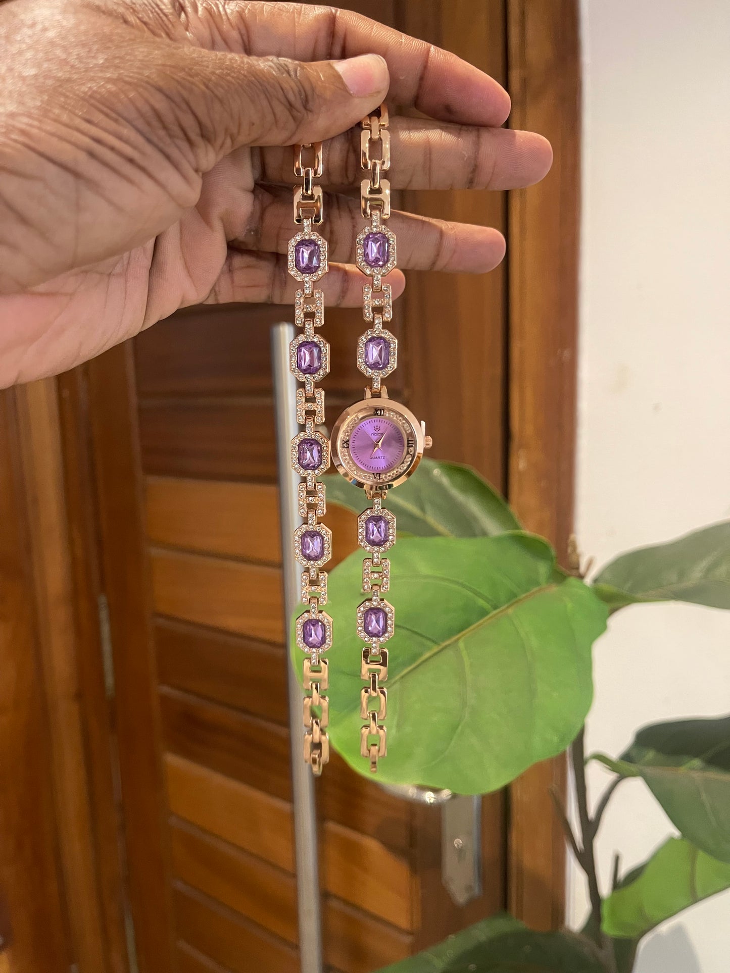 Purple bracelet wristwatch