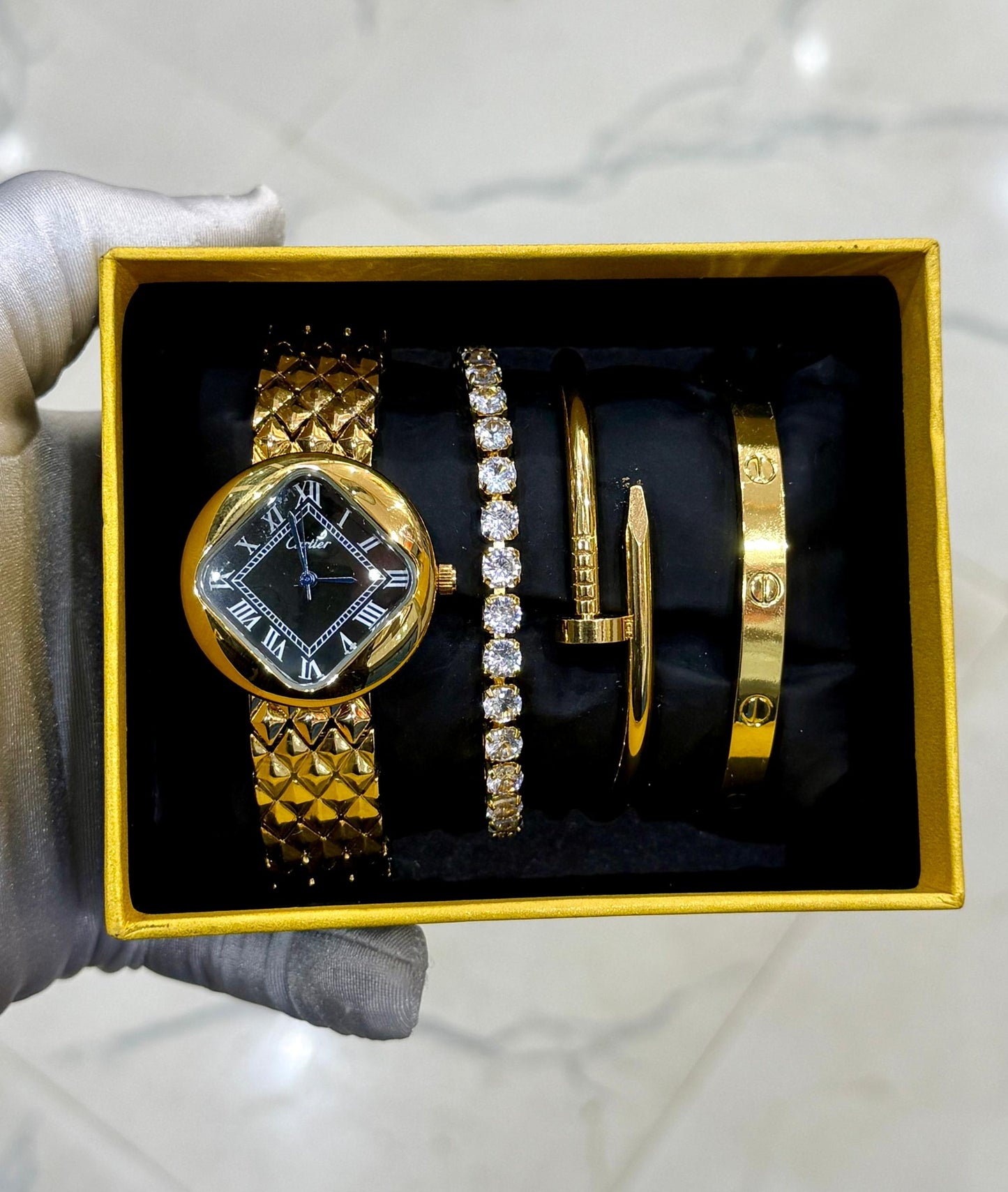 Wristwatch and bracelet set