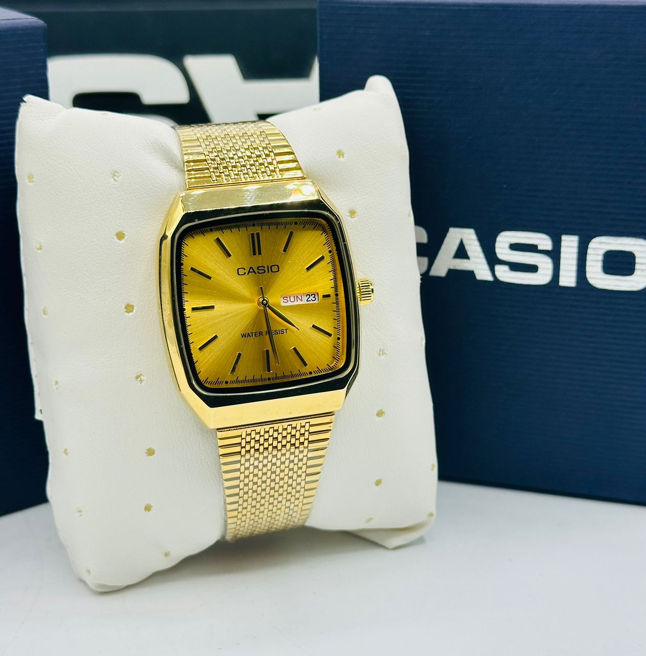 Gold CASIO mesh  wristwatch with box