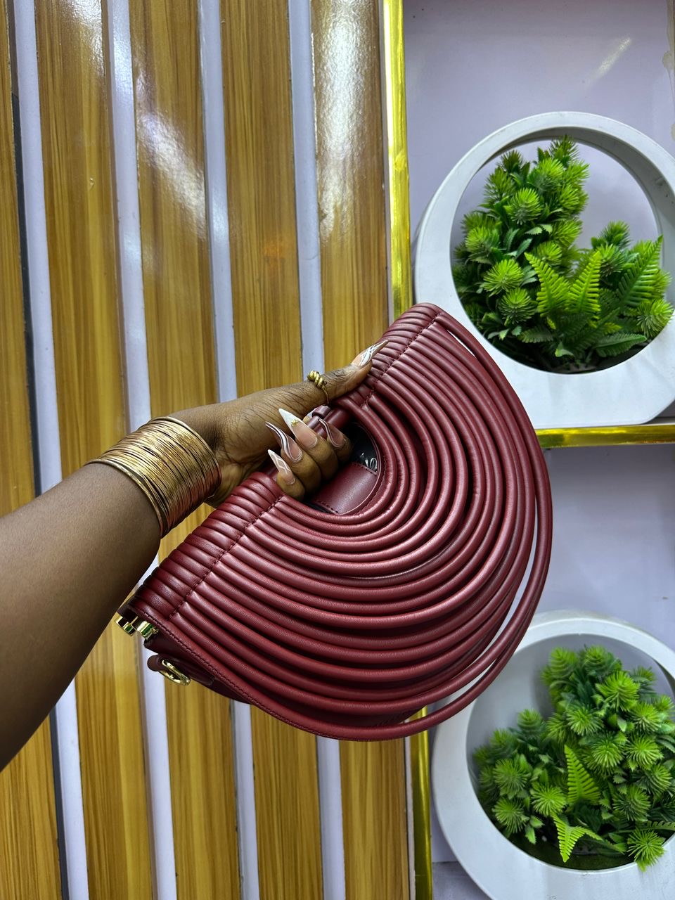 Maroon straw purse