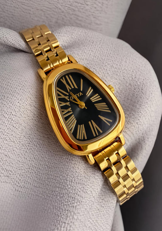 Gold detailed wristwatch