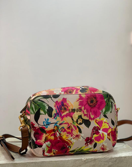 Luijo bag with writings