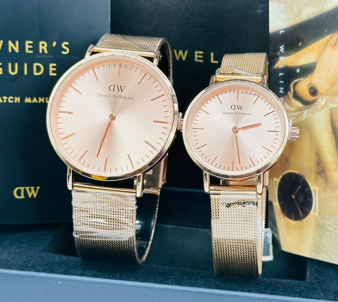 Mesh his and hers wristwatch