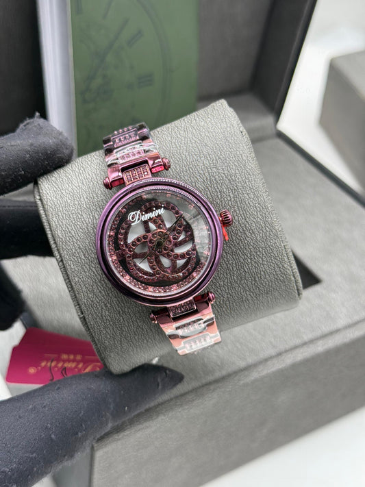 rosegold detailed wristwatch
