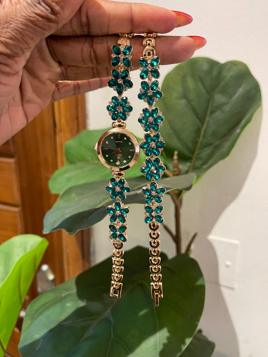 Green detailed bracelet and wristwatch set