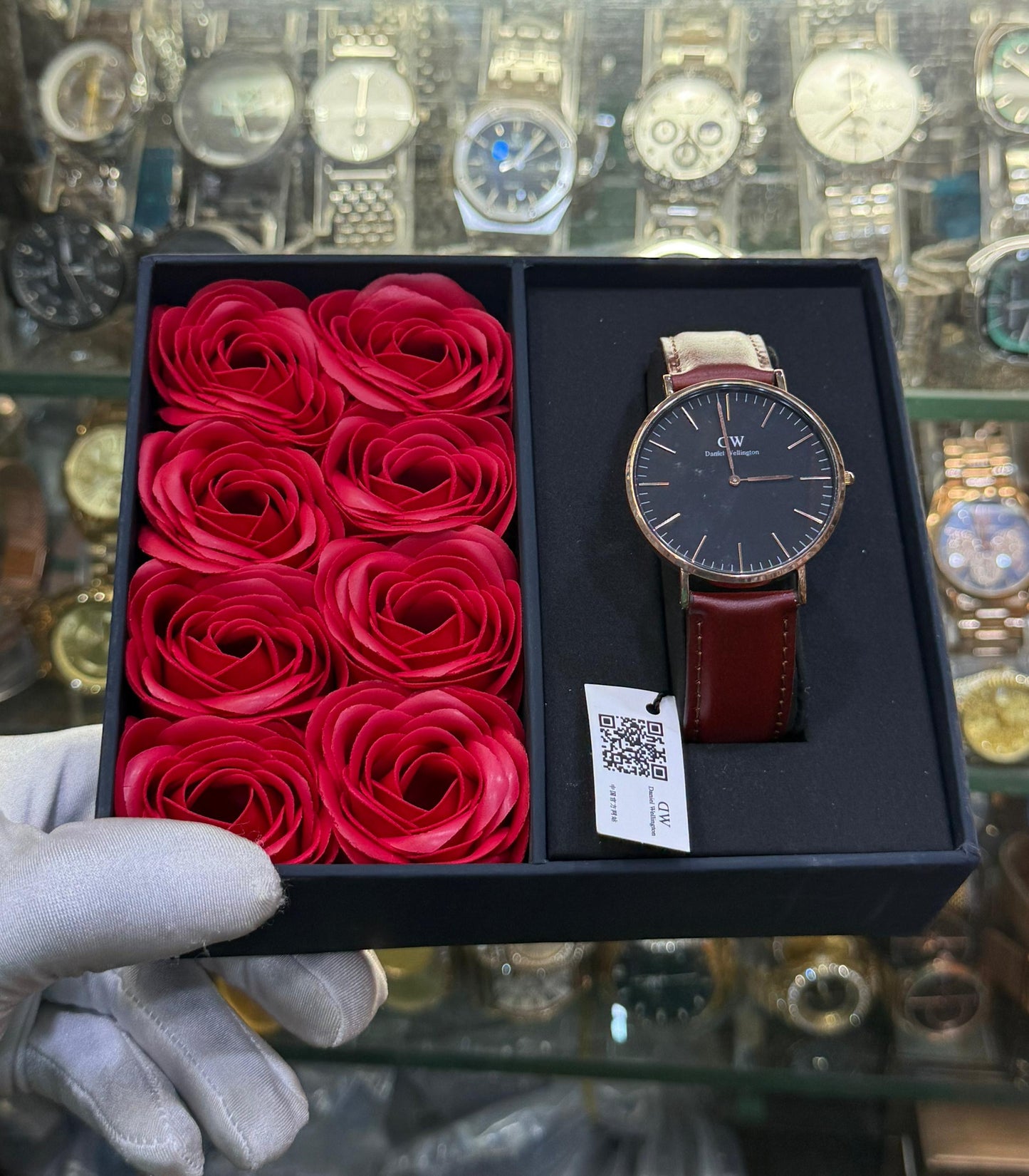 Daniel Wellington Wristatch comes as seen