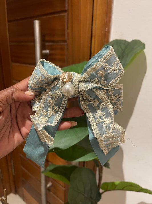 Lacey hair clip