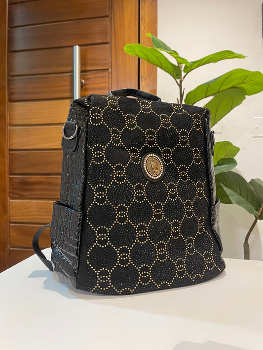 Detailed midi backpack with side straps