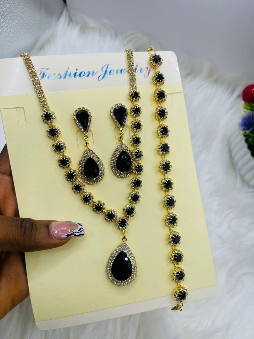 Black detailed earring , necklace and bracelet set