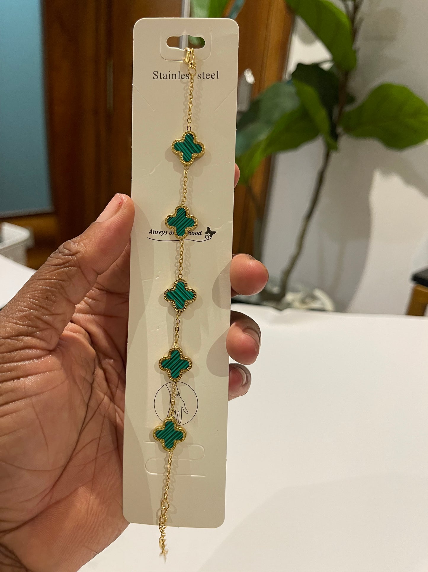Green detailed bracelet