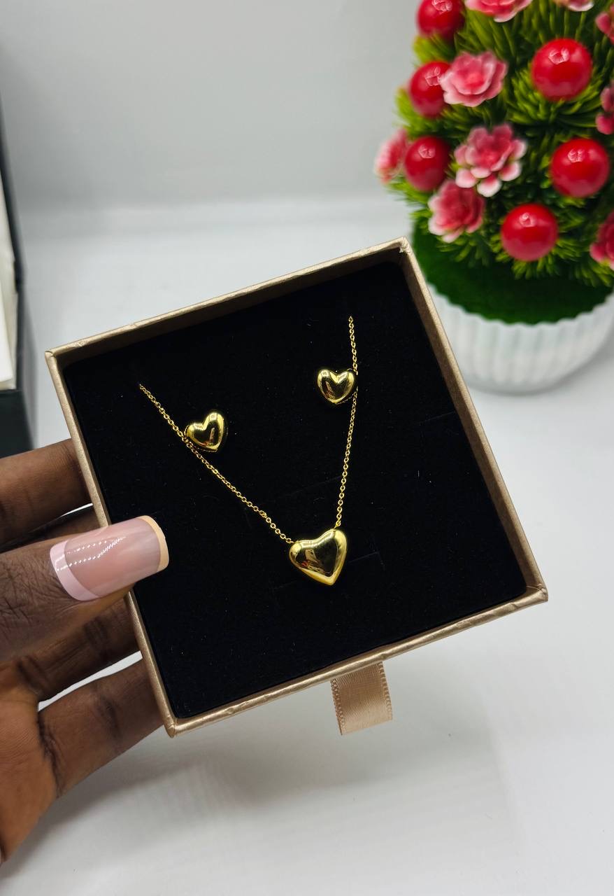 Non tarnish necklace and earrings