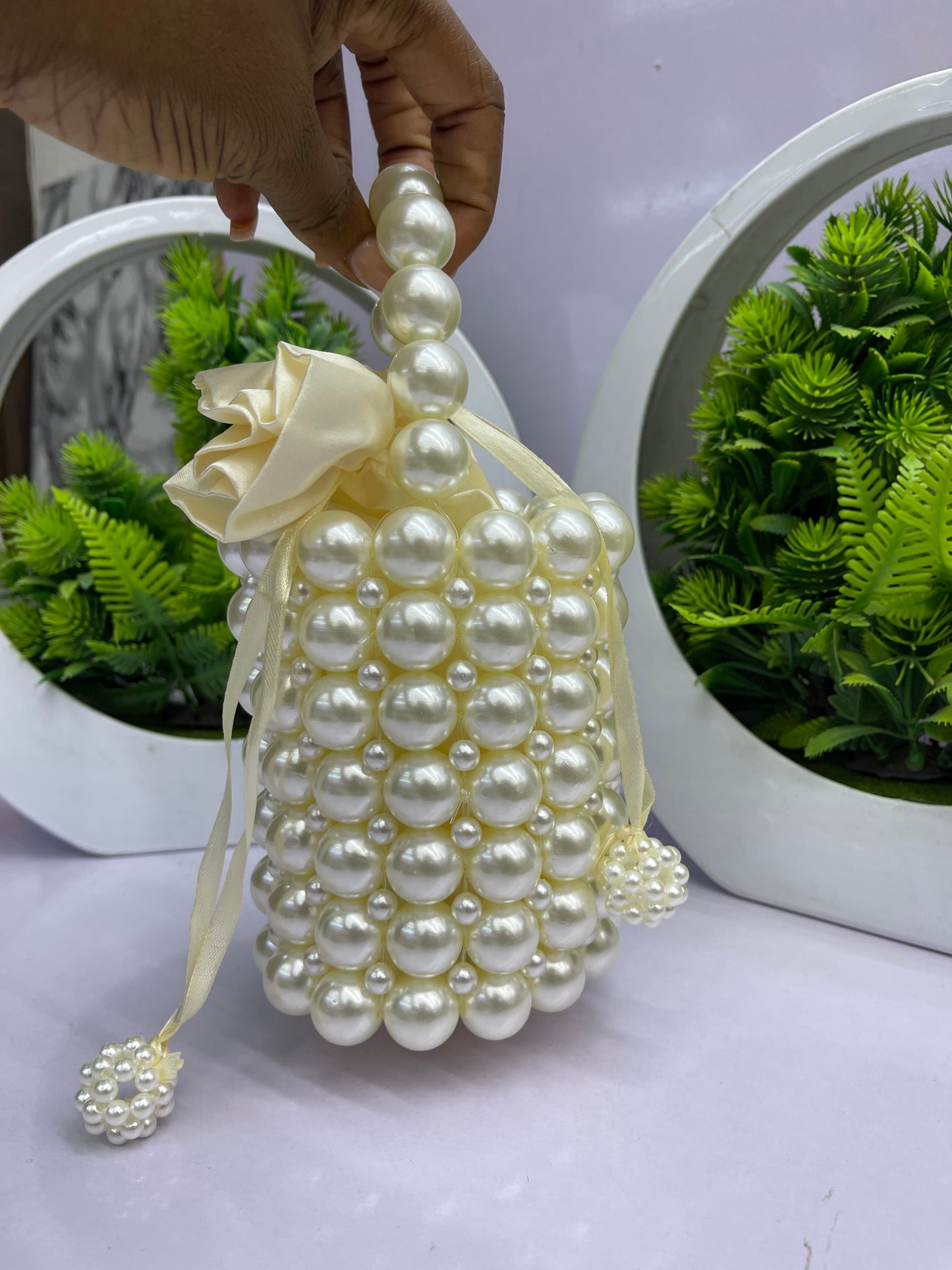 Pearl detailed purse