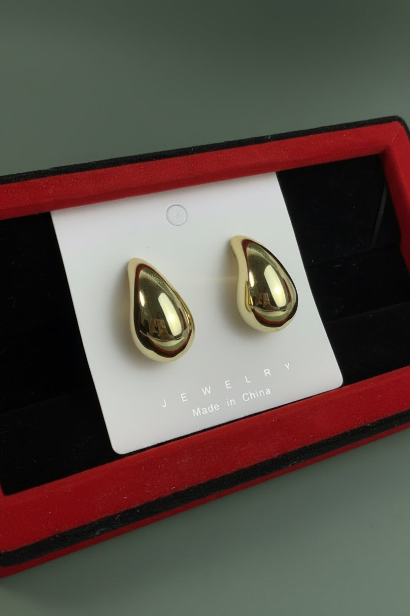 Gold teardrop earring