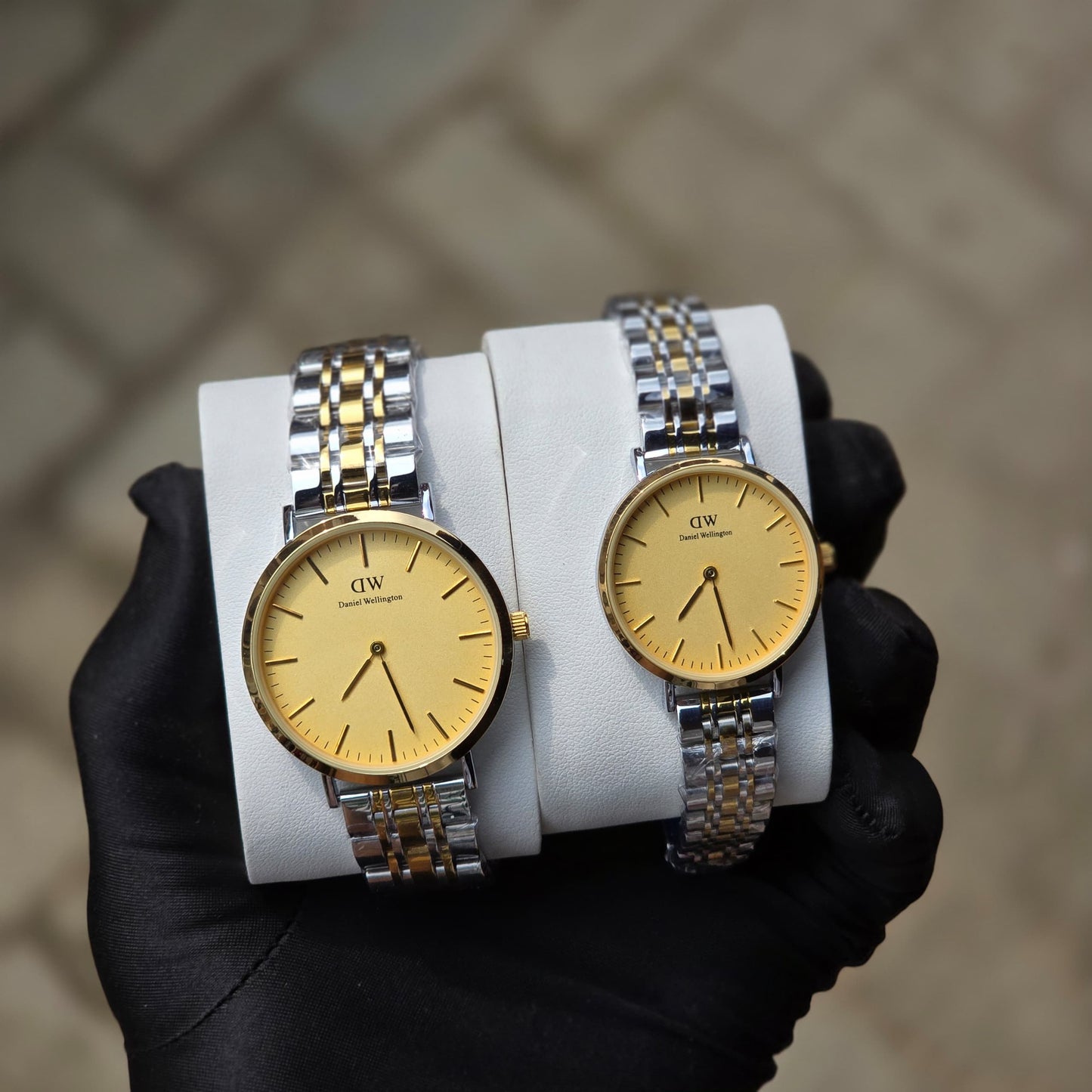 His and Hers Daniel Wellington wristwatch.comes ina Dw watch