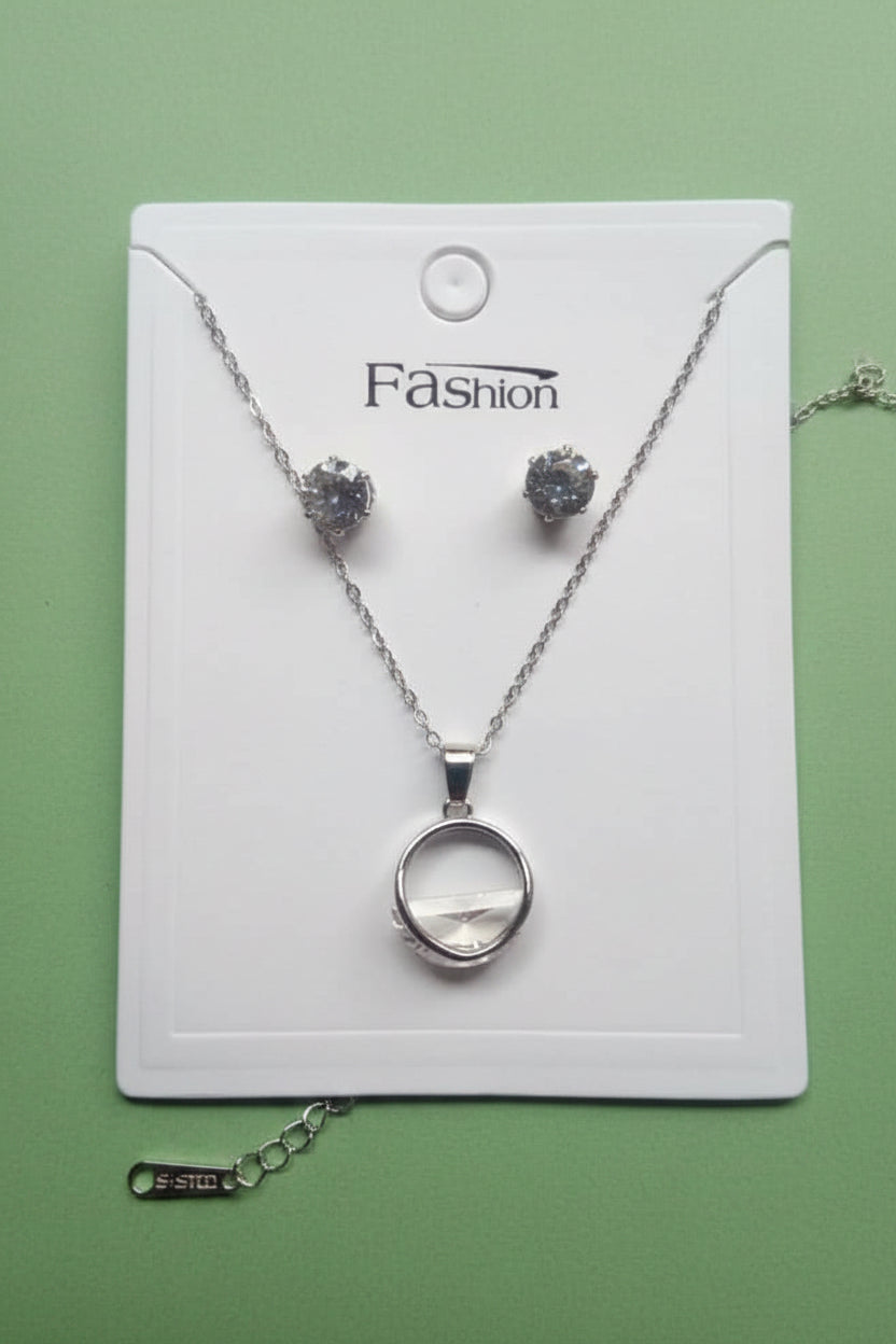 Non tarnish minimalist necklace