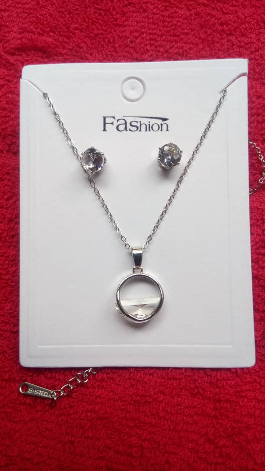 Non tarnish minimalist necklace
