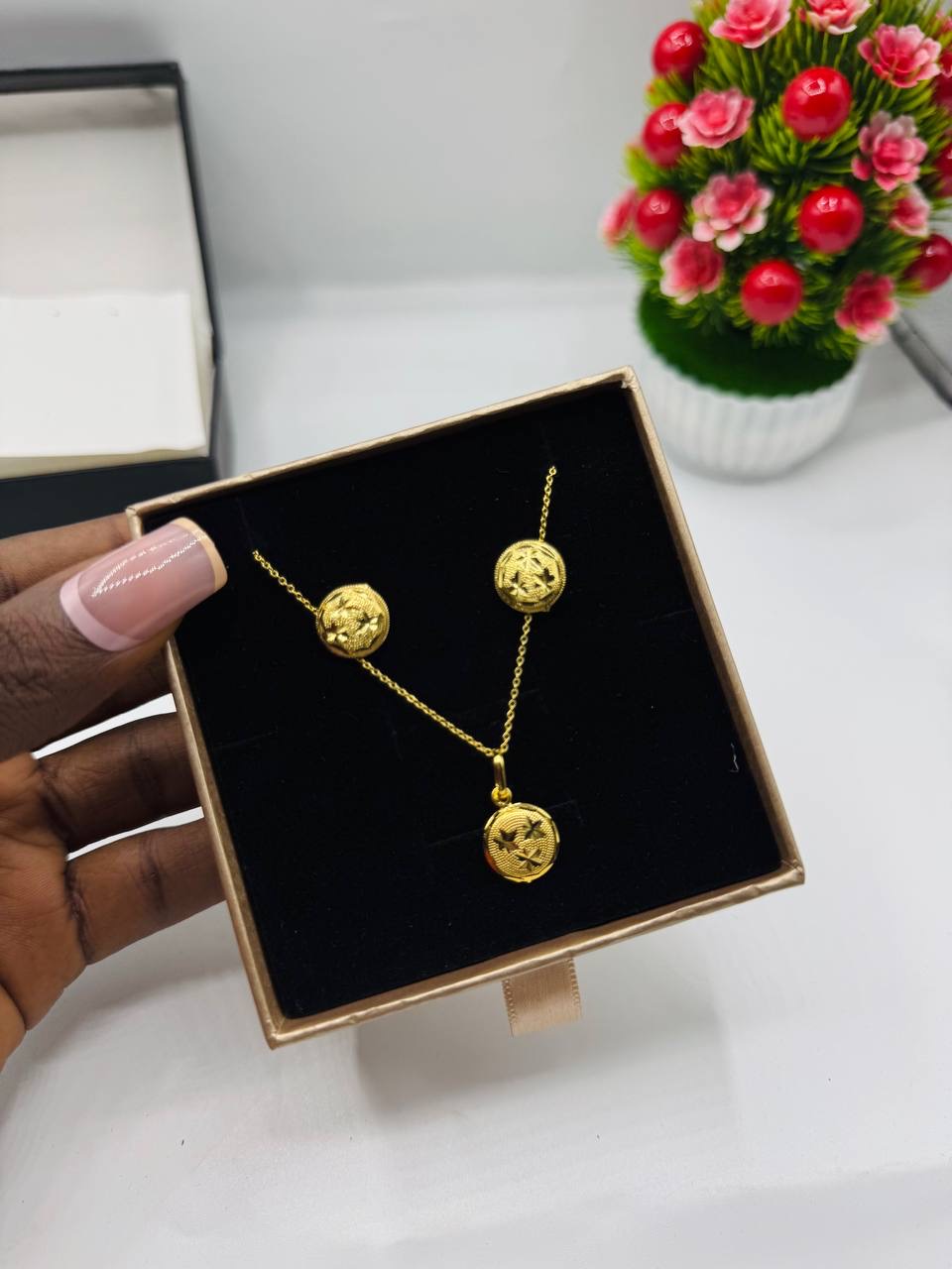 Non tarnish necklace and earrings