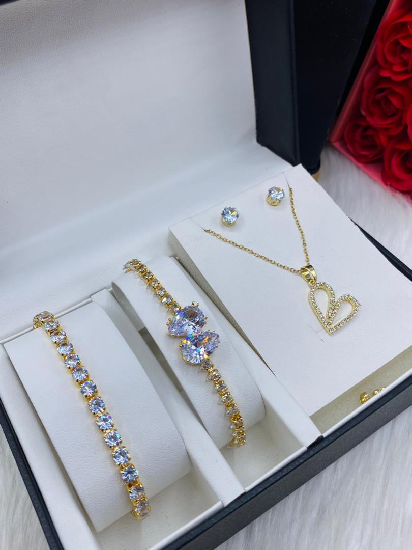 Gold heart necklace set with box