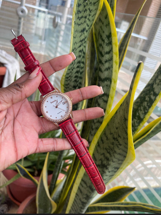 Red sendu Wristwatch