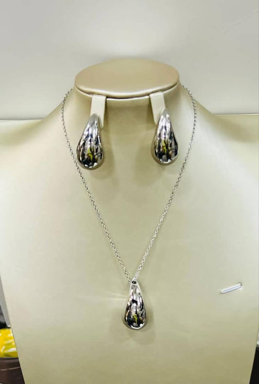 Silver teardrop necklace and earring set