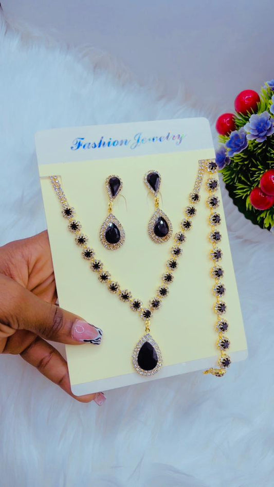 Black detailed earring , necklace and bracelet set