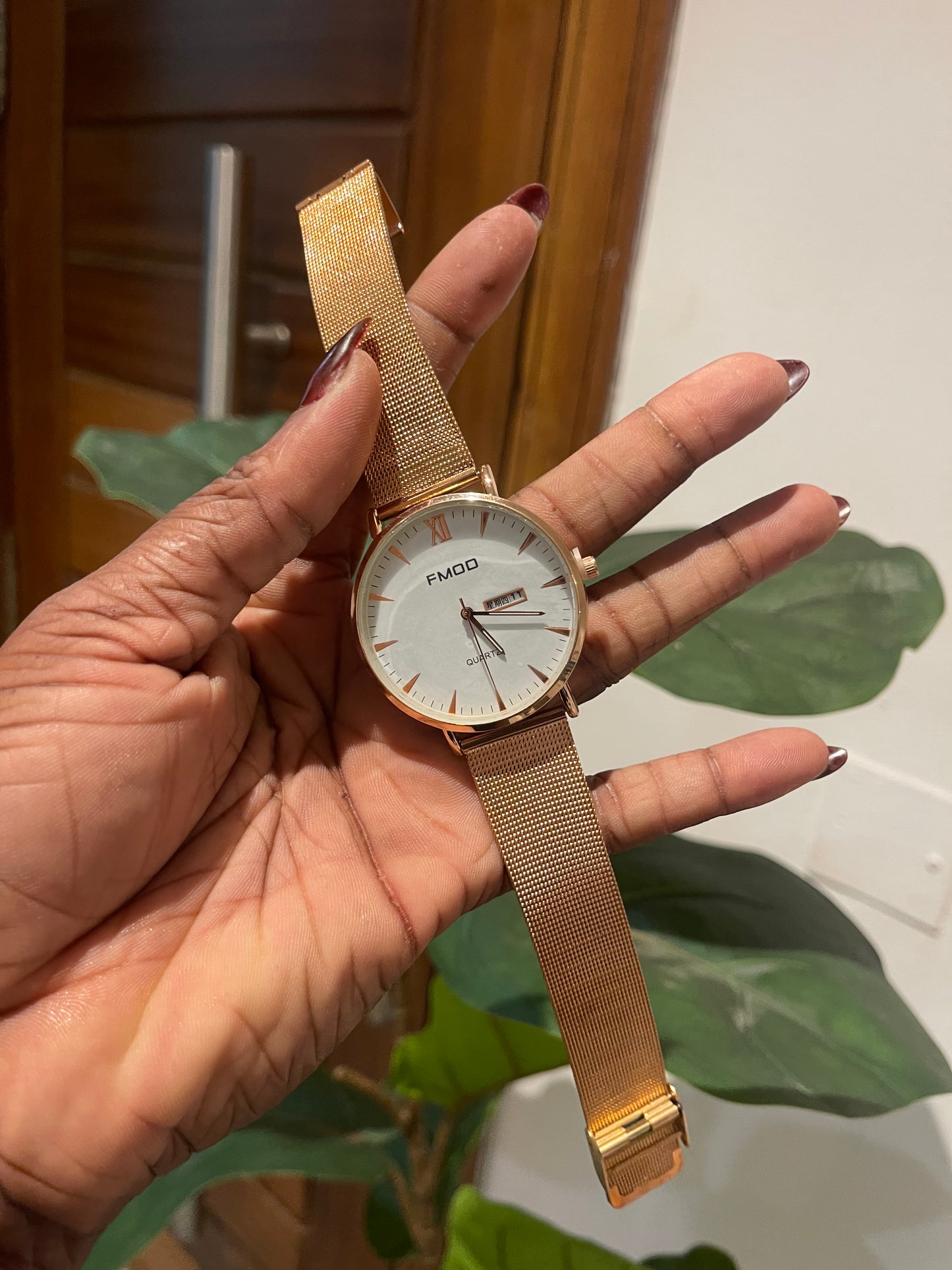 RoseGold detailed wristwatch