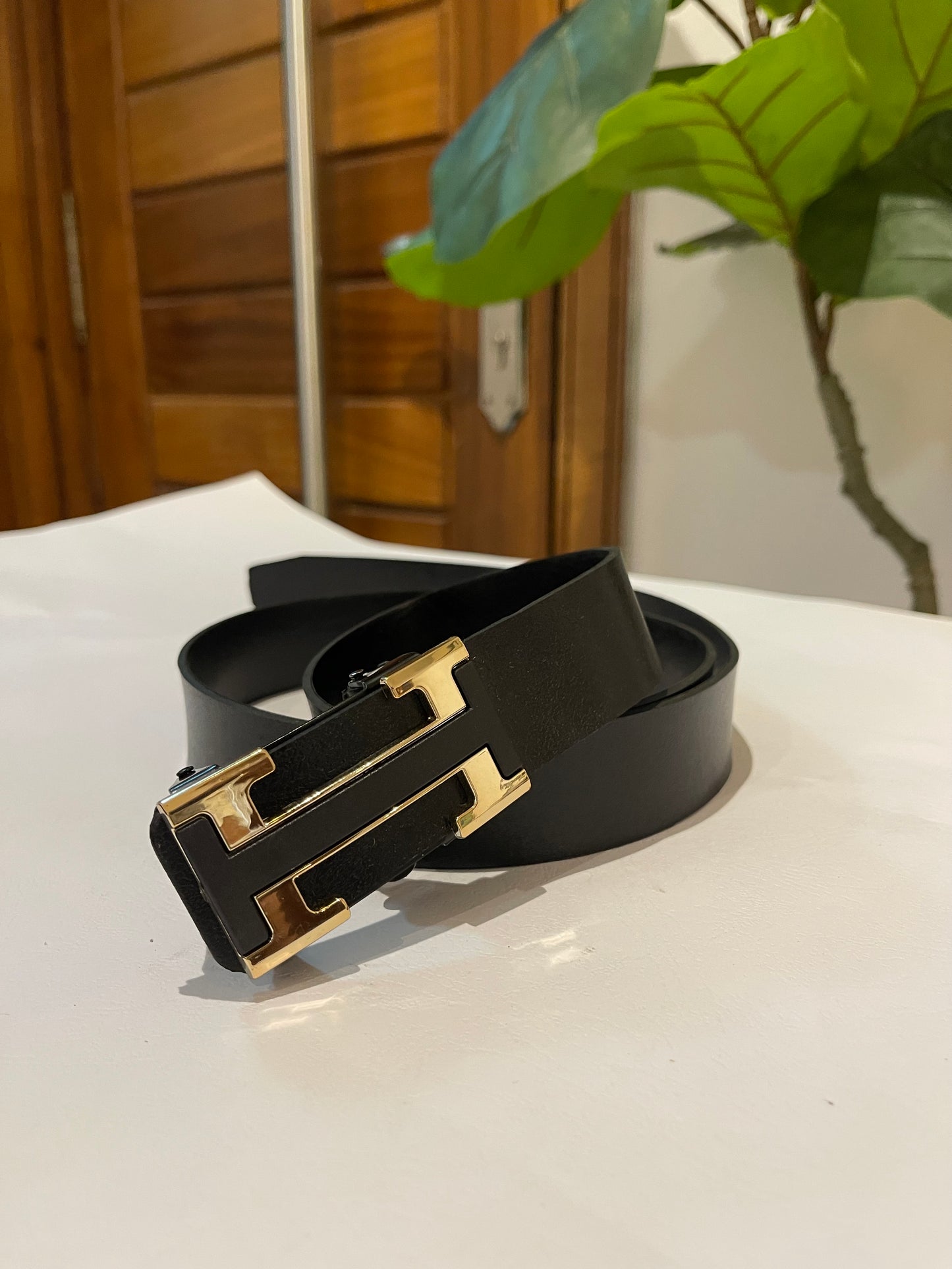 Black leather Belt H (size 8-16)