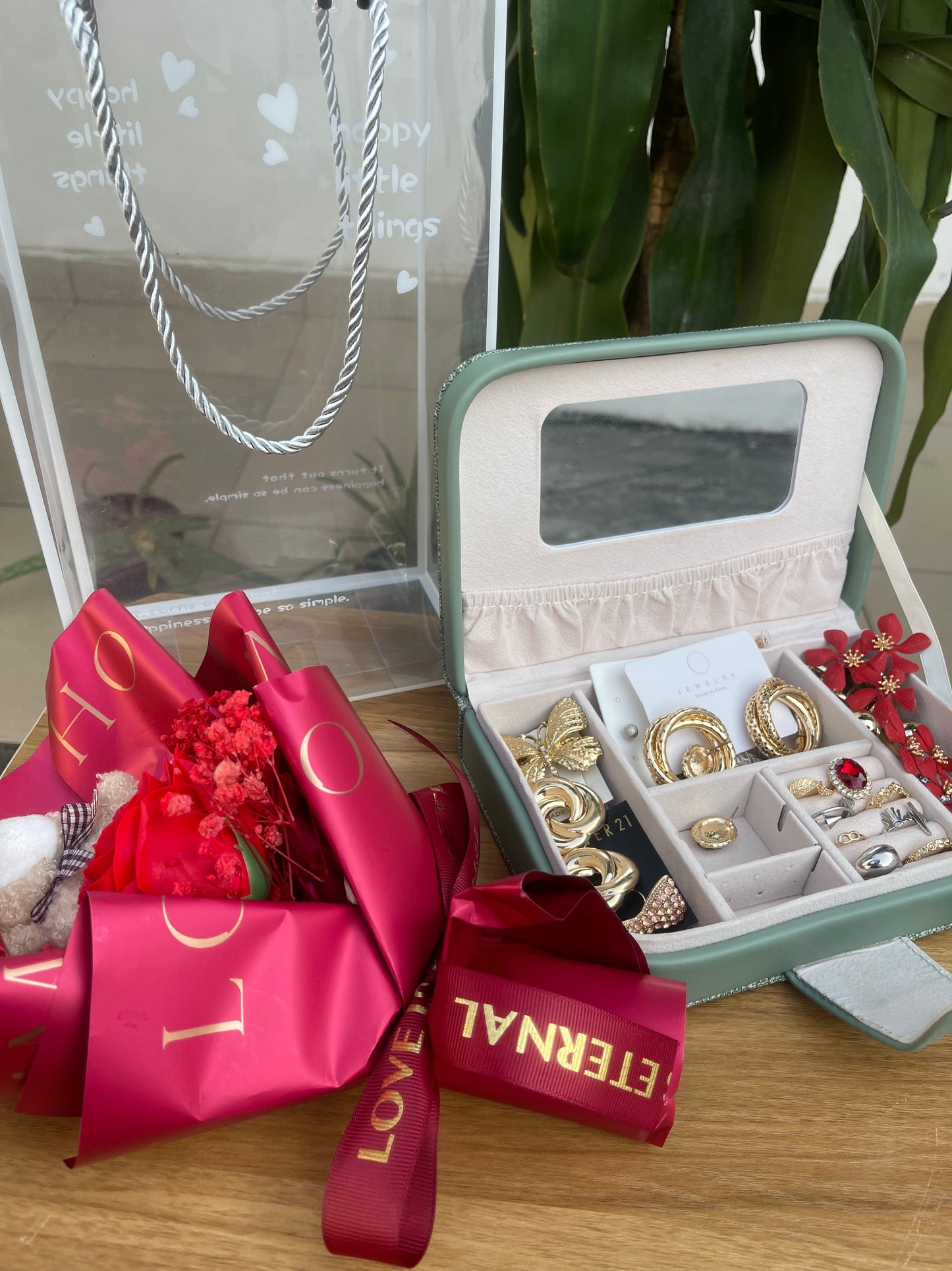 Rose bouquet with jewelry box and jewelry